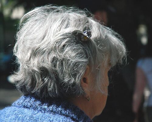 people-elderly-grandma-grandmother2